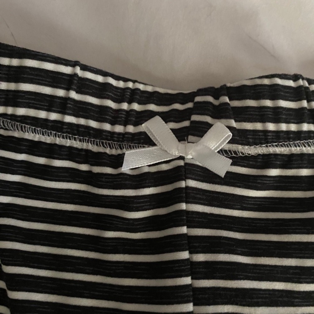 Shorts - Picture 2 of 3